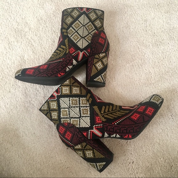 Embroidered Booties - Picture 2 of 4